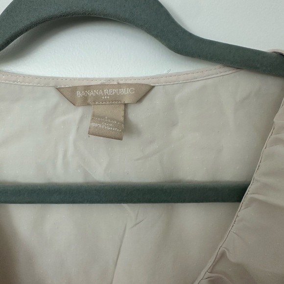 Banana Republic Sleeveless Ruffle Button Down Blouse - Picture 3 of 4